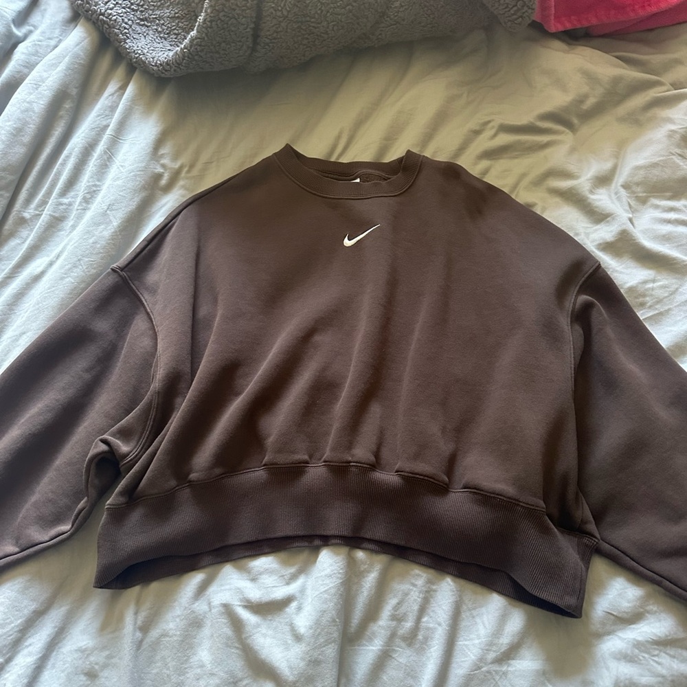 Nike crewneck brown medium